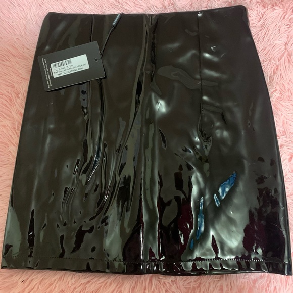 Black Vinyl Lace Up Mini Skirt - Picture 2 of 4